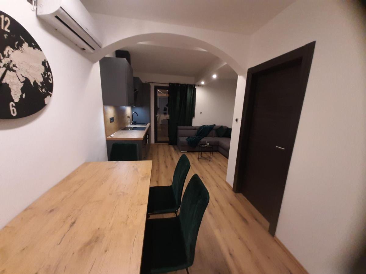 Apartman Mate Лопар Екстериор снимка