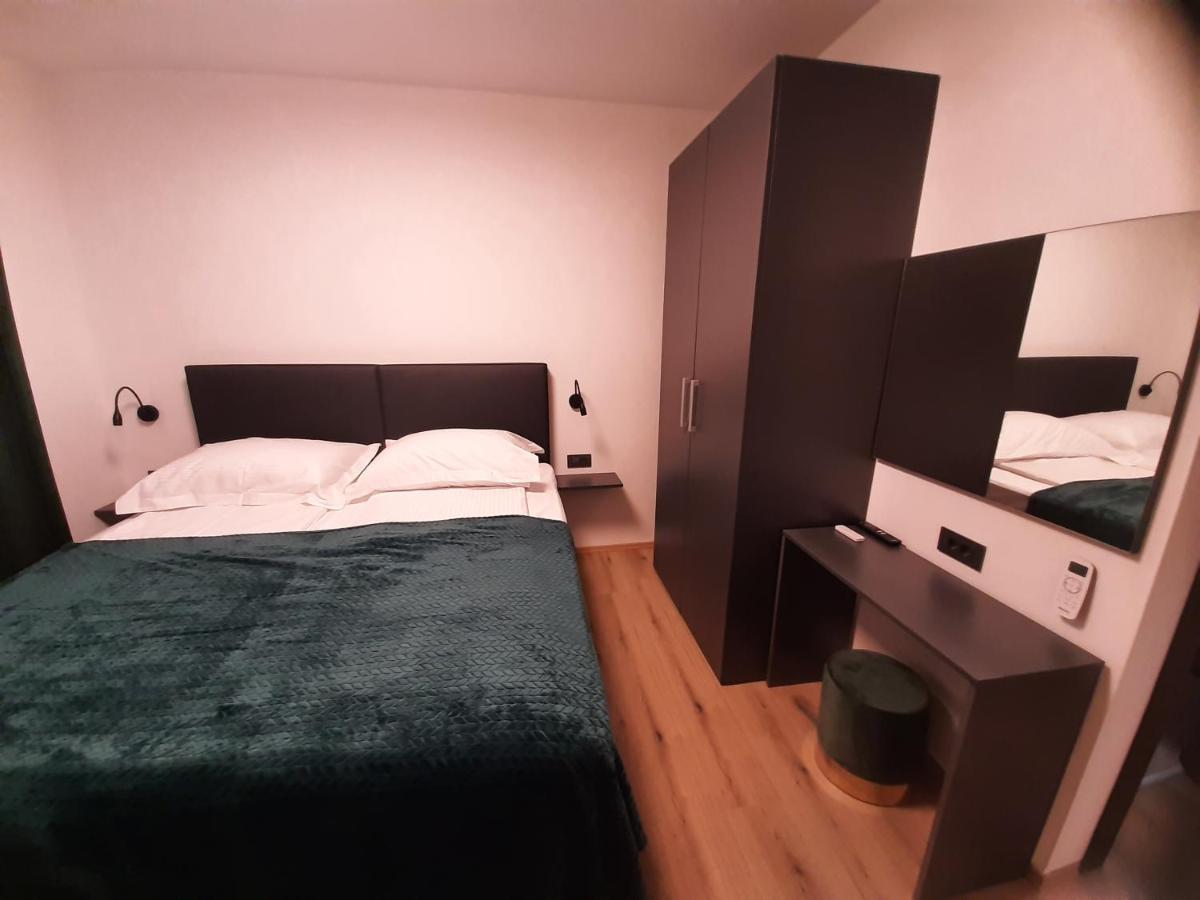 Apartman Mate Лопар Екстериор снимка