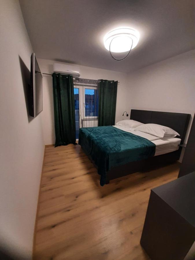 Apartman Mate Лопар Екстериор снимка