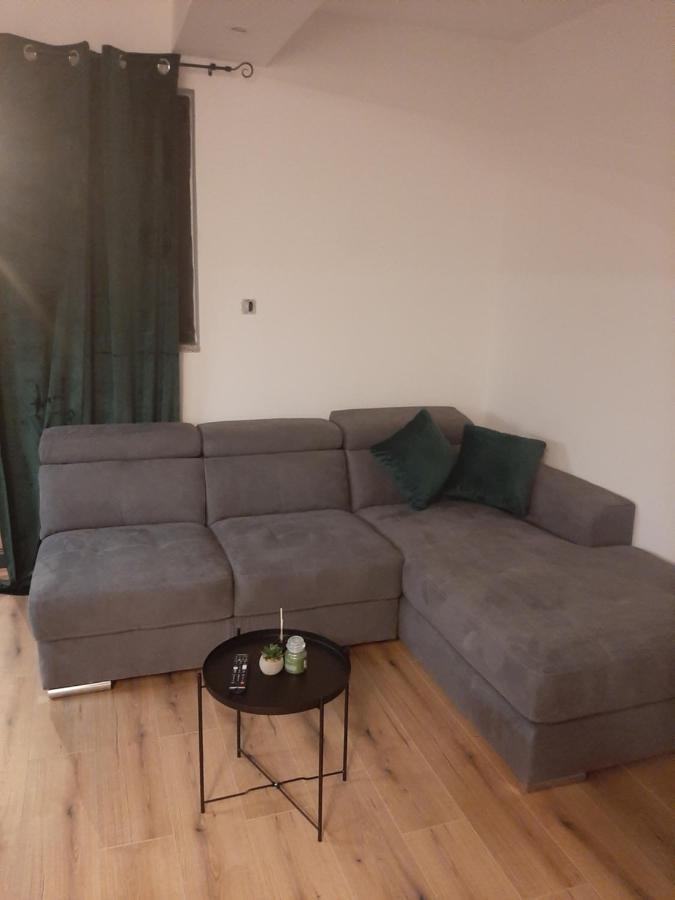 Apartman Mate Лопар Екстериор снимка